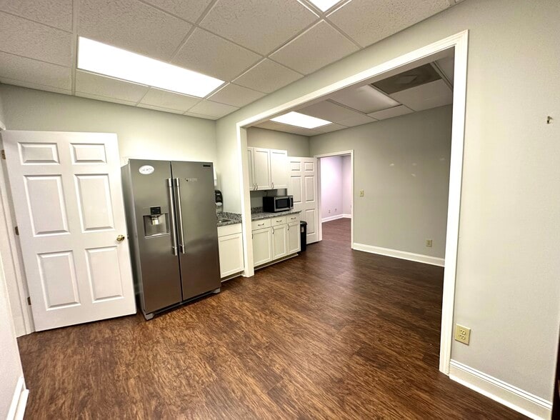 1818 E Main St, Easley, SC to rent - Building Photo - Image 2 of 11