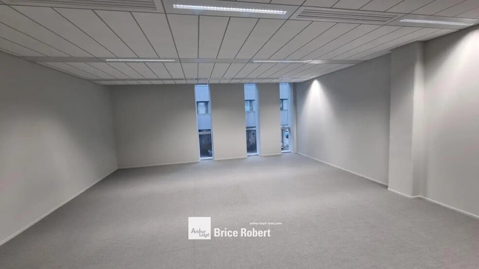 Office in Villeurbanne to rent - Interior Photo - Image 3 of 10