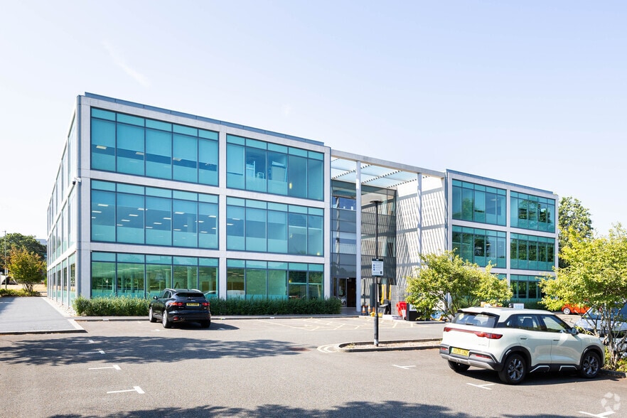 Crockford Ln, Chineham to rent - Primary Photo - Image 1 of 7