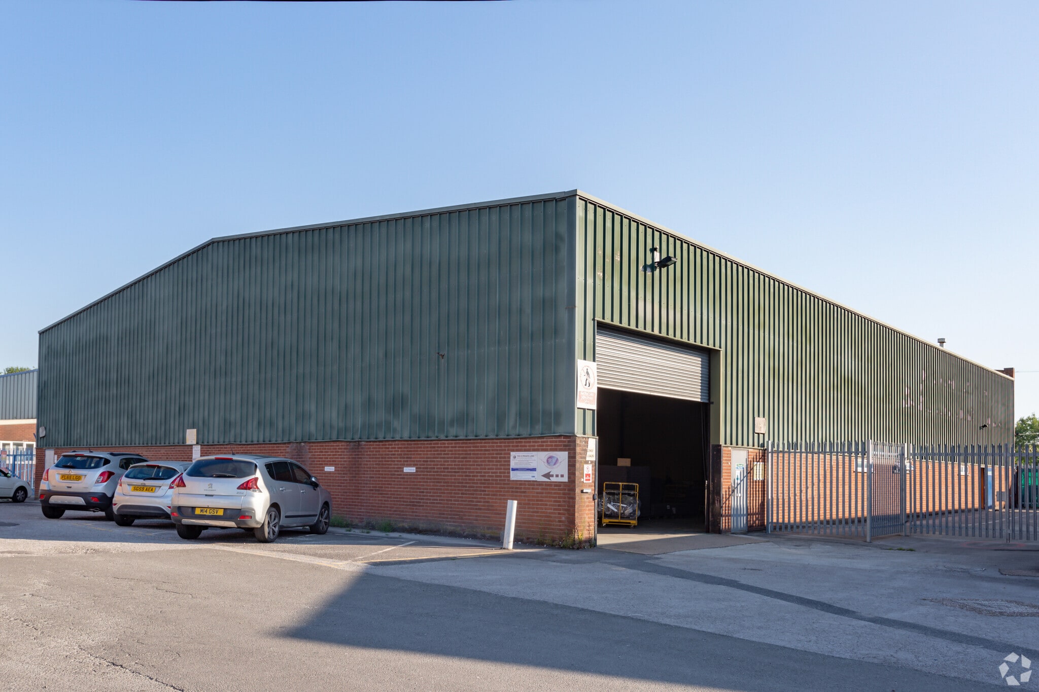 Anglesey Rd, Burton On Trent to rent Primary Photo- Image 1 of 3