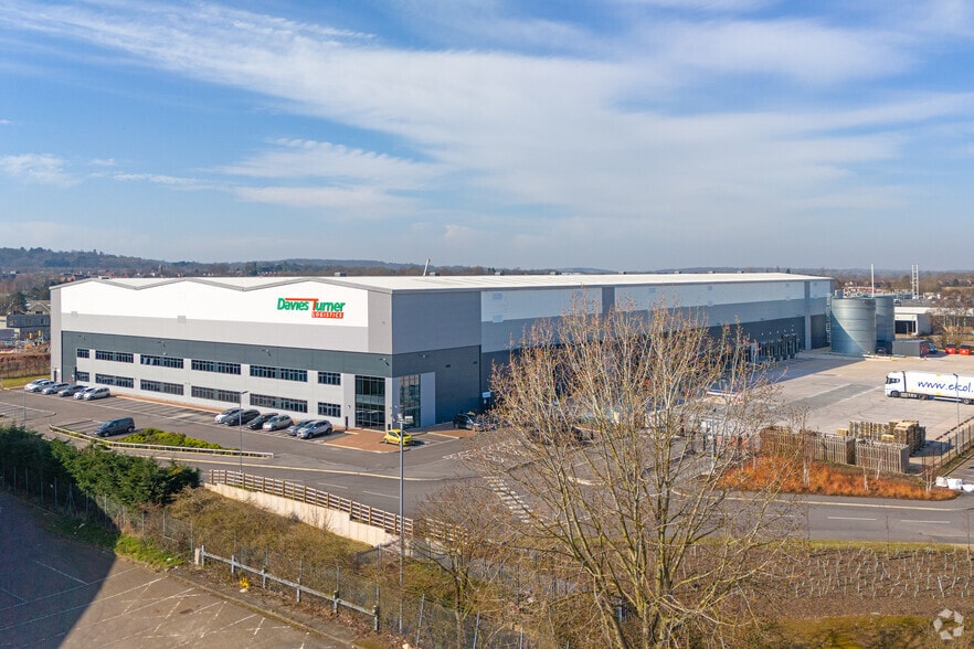 Carlyon Rd, Atherstone for sale - Primary Photo - Image 1 of 1