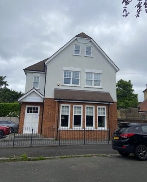 Portsmouth Rd, Esher to rent - Building Photo - Image 1 of 1