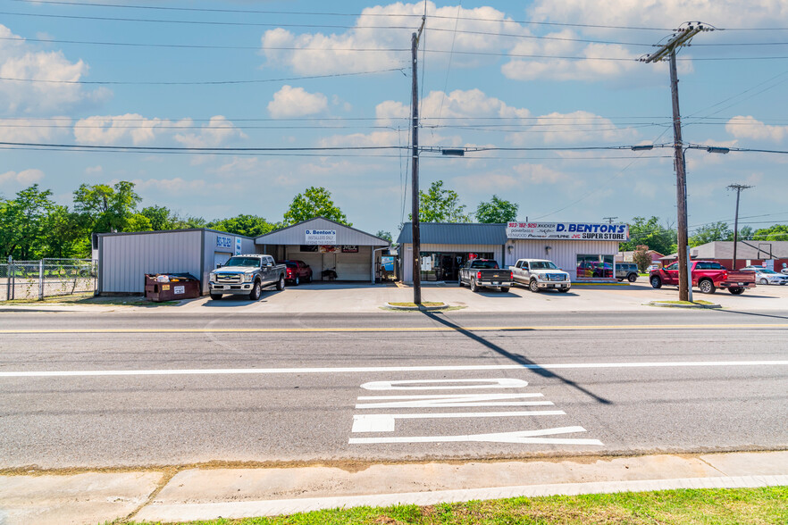 1626 Lamar Ave, Paris, TX for sale - Building Photo - Image 1 of 1