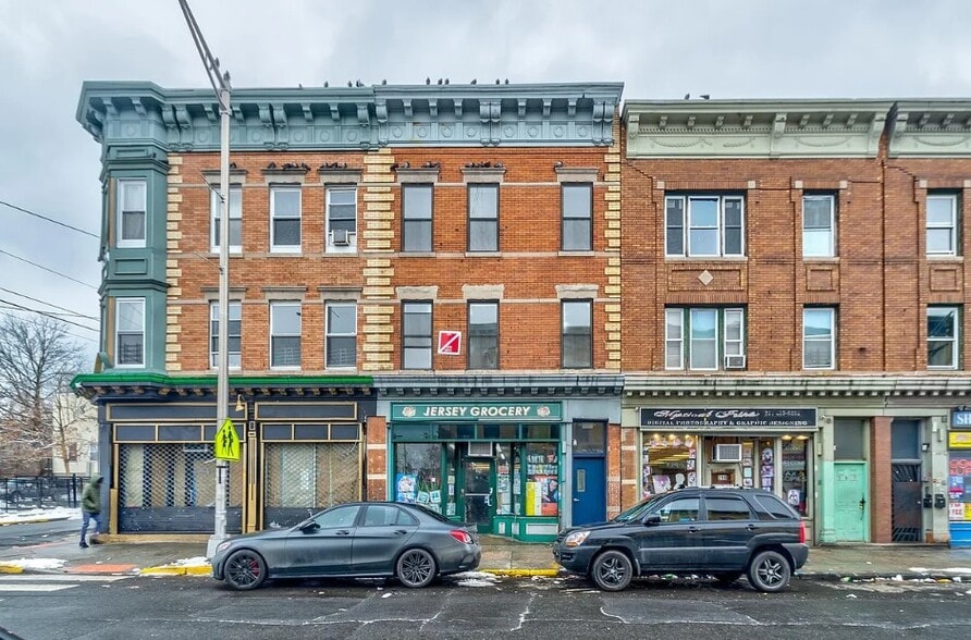 289 Martin Luther King Jr Dr, Jersey City, NJ for sale - Building Photo - Image 1 of 1