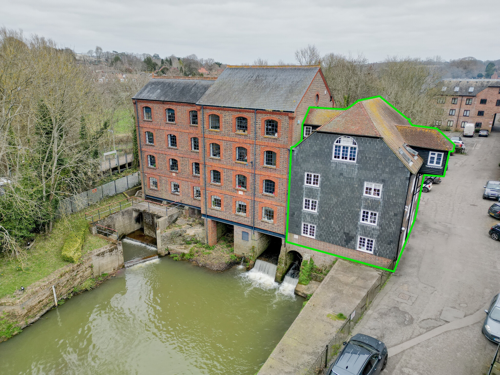 Mill Ln, Uckfield to rent Building Photo- Image 1 of 2