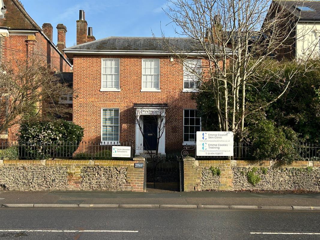 29 London Rd, High Wycombe for sale Building Photo- Image 1 of 1