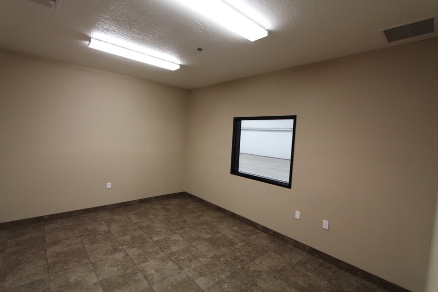 3048 N Cessna Way, Casa Grande, AZ for rent - Interior Photo - Image 3 of 17