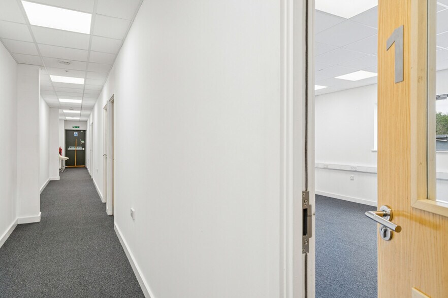 Bicester Rd, Westcott to rent - Building Photo - Image 2 of 8