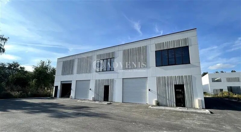 Location Local d'activités 209 m² - Photo 1