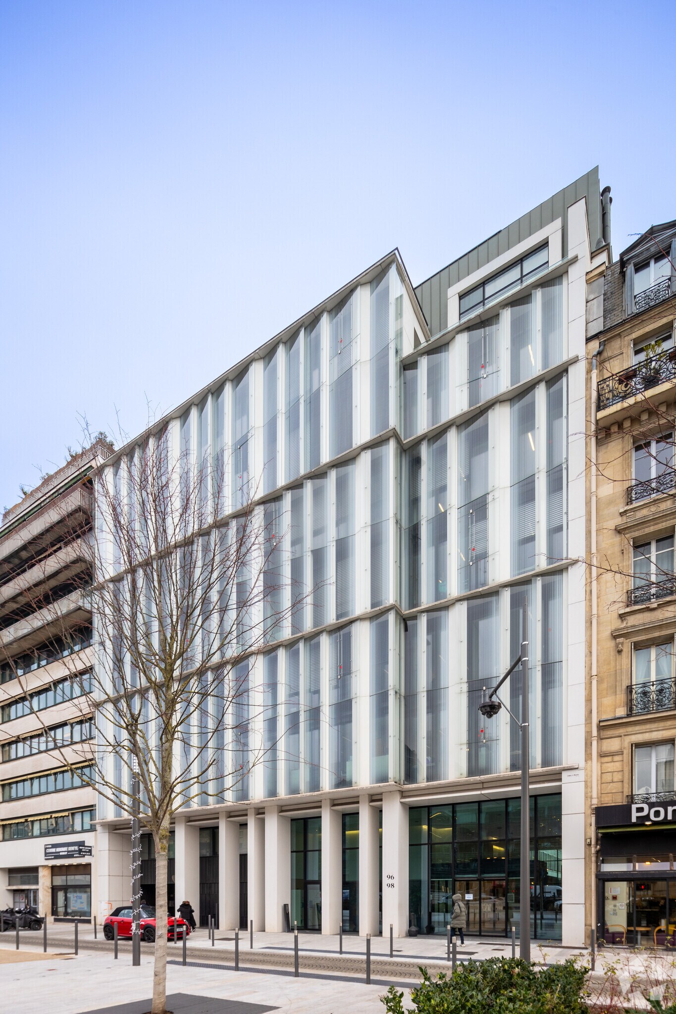 96-104 avenue Charles de Gaulle, Neuilly-sur-Seine to rent Primary Photo- Image 1 of 2