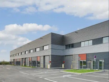 Industrial in Le Thillay to rent - Building Photo - Image 2 of 7