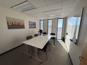 730 Holiday Dr, Pittsburgh, PA to rent Interior Photo- Image 2 of 14