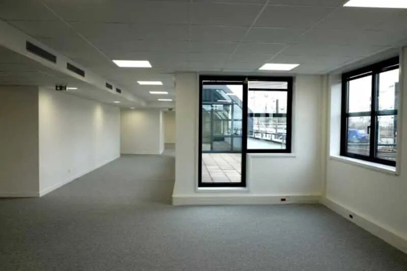 164-174 Rue Victor Hugo, Levallois-Perret to rent - Building Photo - Image 3 of 8