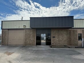 413 N Walnut Ave, Broken Arrow, OK to rent Building Photo- Image 1 of 20