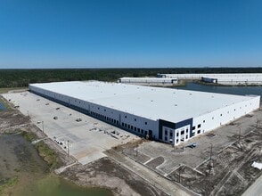 Central Port Logistics Ctr, Savannah, GA to rent Construction Photo- Image 1 of 2