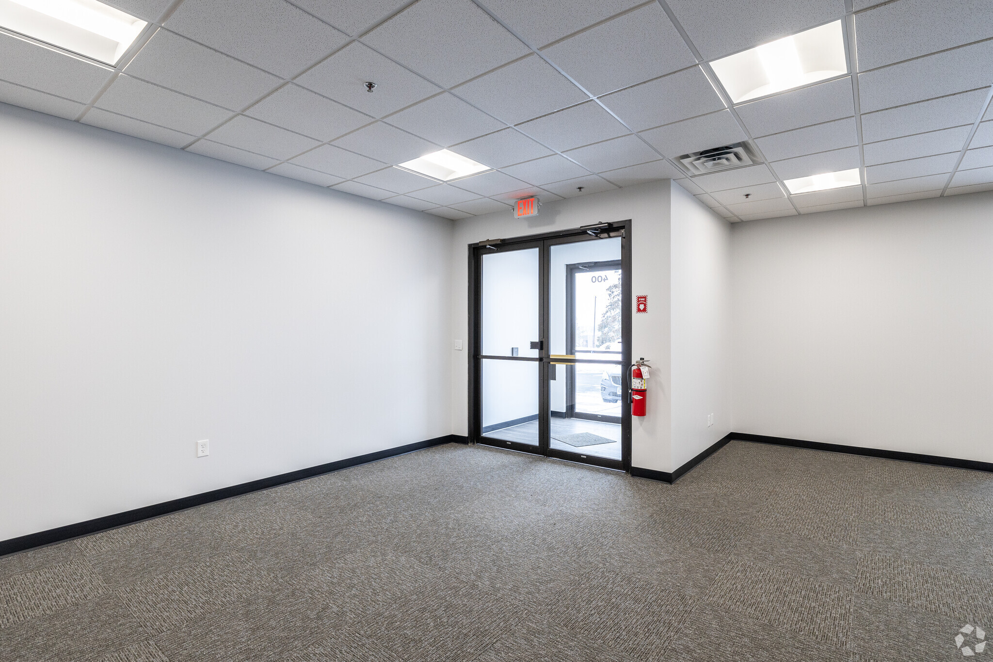 1284 Corporate Center Dr, Eagan, MN to rent Interior Photo- Image 1 of 8