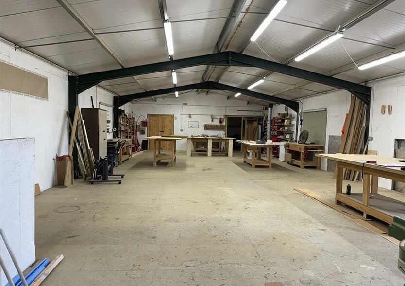 26 Oxford Road, Yeovil to rent - Interior Photo - Image 3 of 13