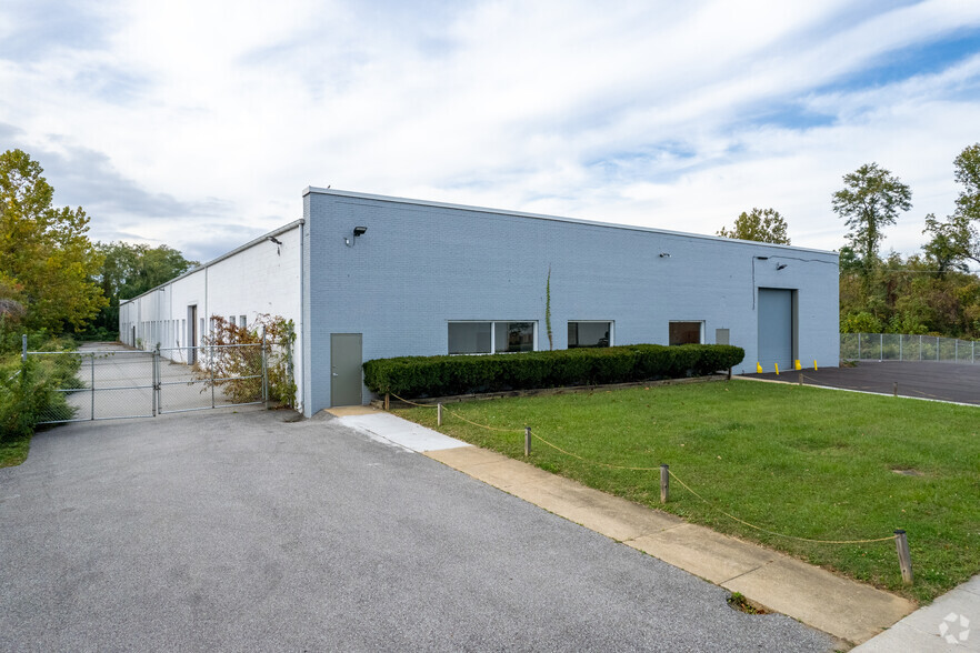 822 Central Ave, Linthicum Heights, MD for rent - Primary Photo - Image 1 of 8