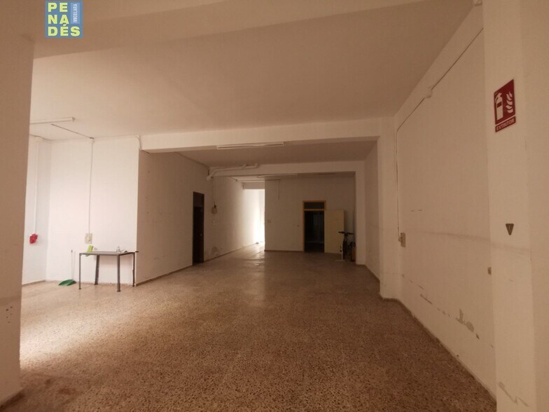 Retail in Ontinyent, Valencia to rent - Building Photo - Image 2 of 5