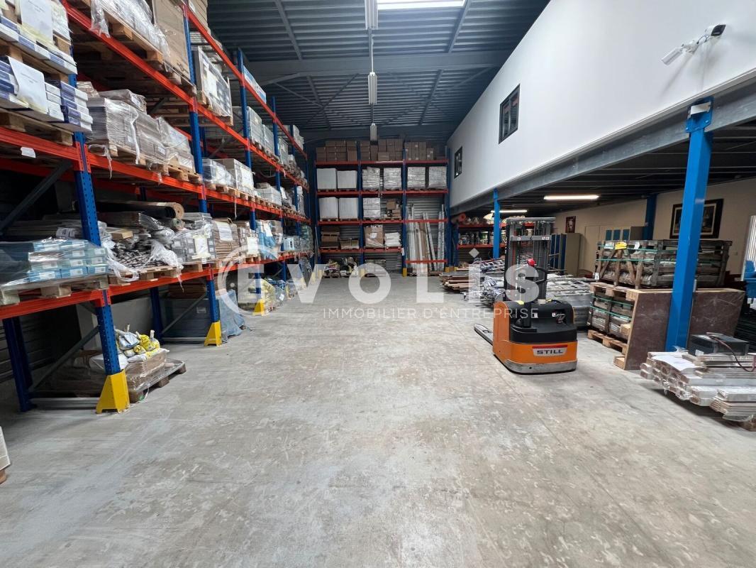 Light Industrial in Savigny-le-Temple for sale Interior Photo- Image 1 of 12