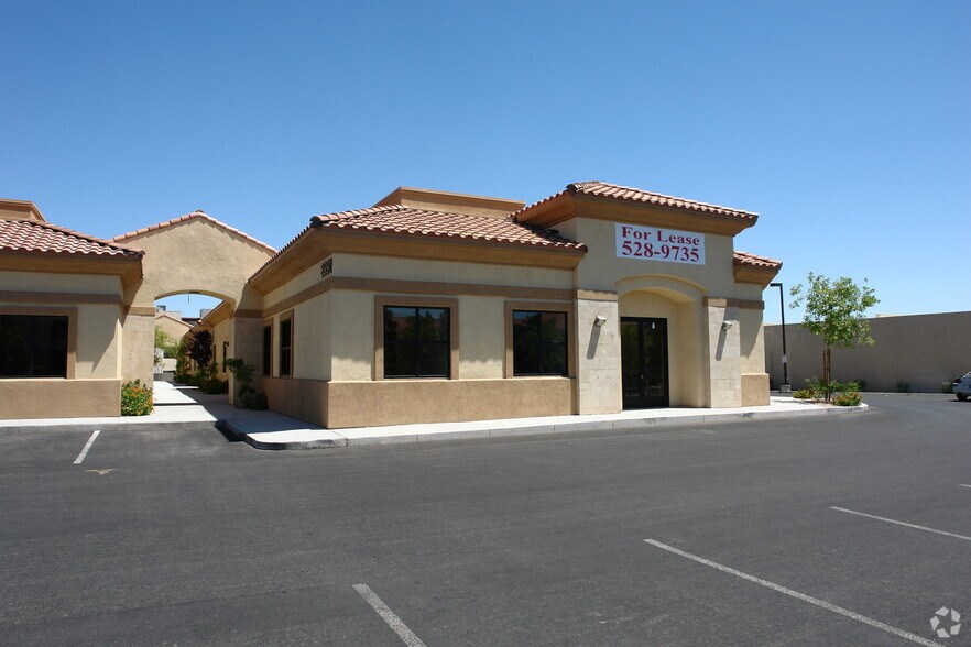 8991 W Flamingo Rd, Las Vegas, NV for rent - Primary Photo - Image 1 of 41