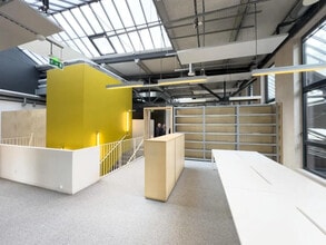 Office in Saint-Ouen-sur-Seine to rent Interior Photo- Image 2 of 10