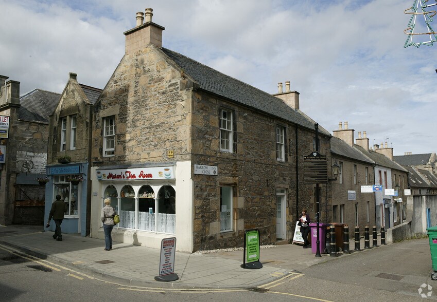 15-16 Harrow Inn Clos, Elgin to rent - Primary Photo - Image 1 of 5
