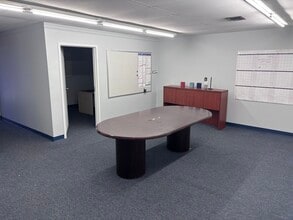 237 Oxmoor Cir, Birmingham, AL to rent Interior Photo- Image 2 of 10