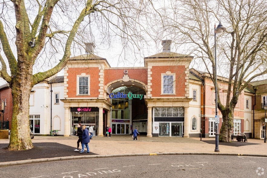 Castle Quay, Banbury for rent - Primary Photo - Image 1 of 2