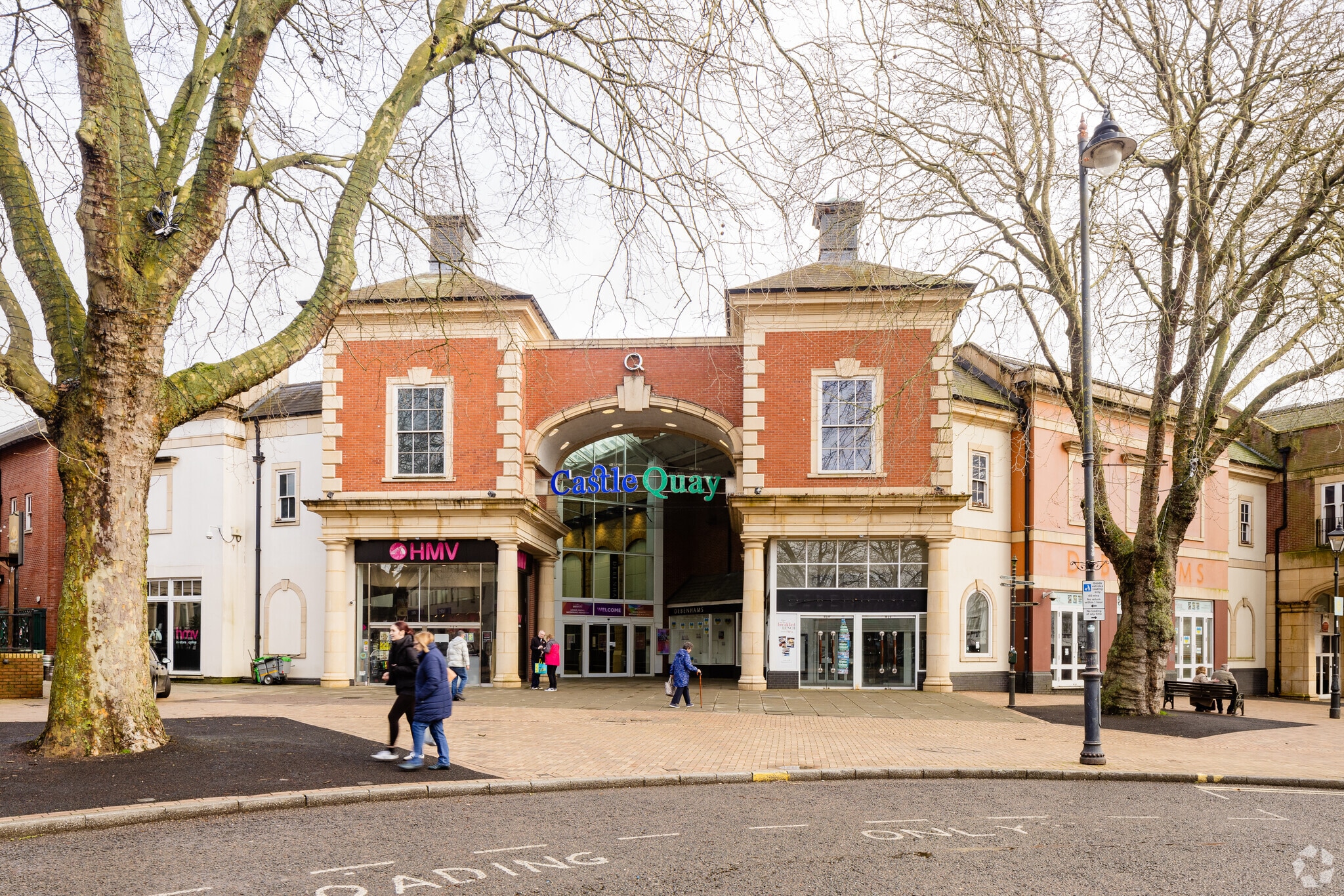 Castle Quay, Banbury for rent Primary Photo- Image 1 of 3