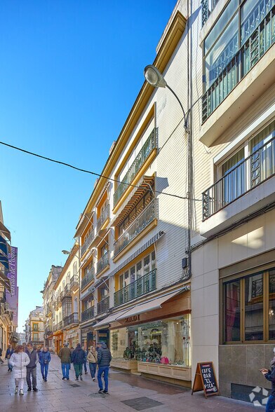 Calle Sierpes, 48, Seville, Sevilla to rent - Building Photo - Image 3 of 9