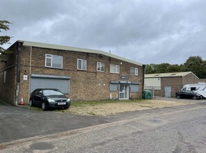 11 Washington Rd, Westbury for sale Primary Photo- Image 1 of 4