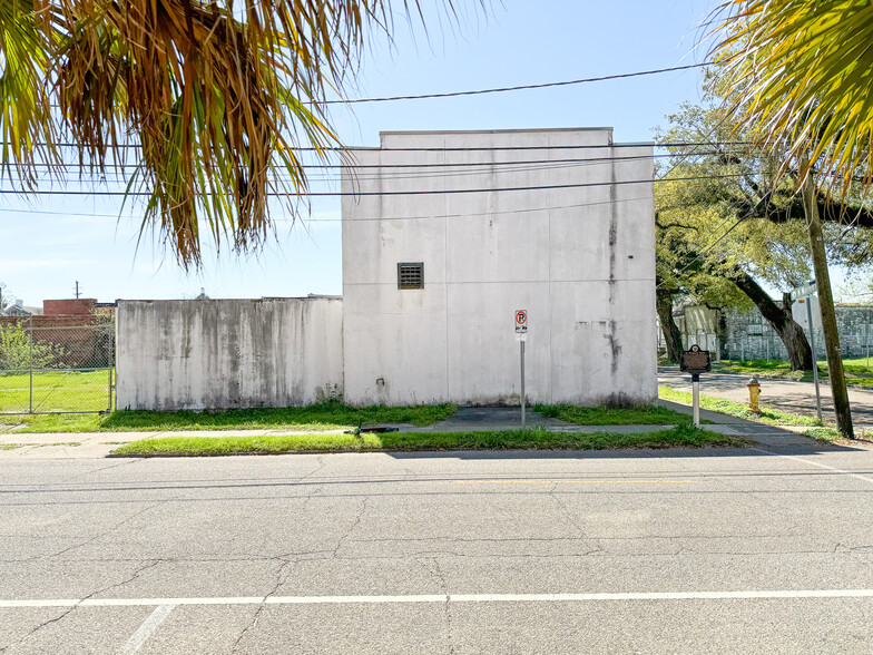 561 Saint Francis St, Mobile, AL for rent - Building Photo - Image 2 of 12