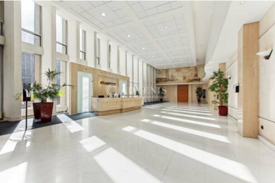 1 Place De La Pyramide, Puteaux to rent - Lobby - Image 2 of 5