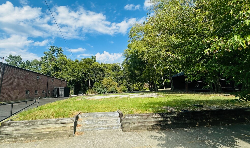 2061 Main St NW, Atlanta, GA for rent - Building Photo - Image 1 of 17