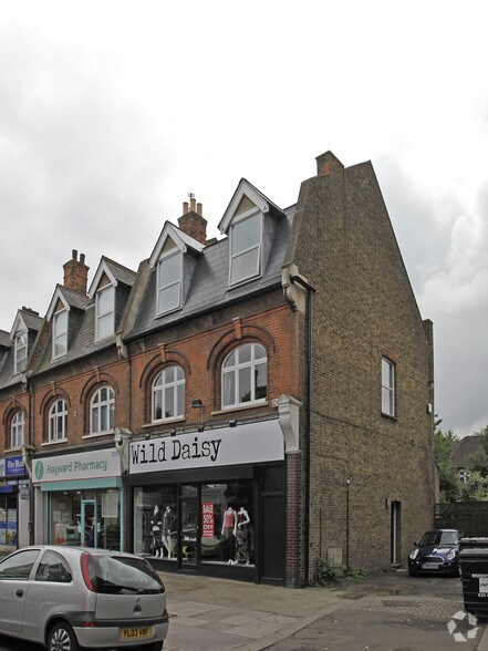 12 Queen Annes Pl, Enfield for sale - Primary Photo - Image 1 of 1