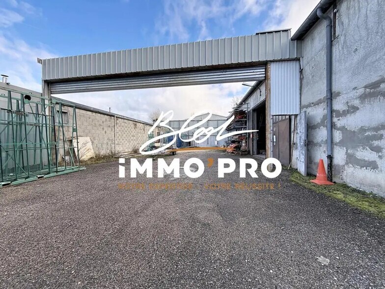 Light Industrial in Domarin to rent - Building Photo - Image 2 of 12