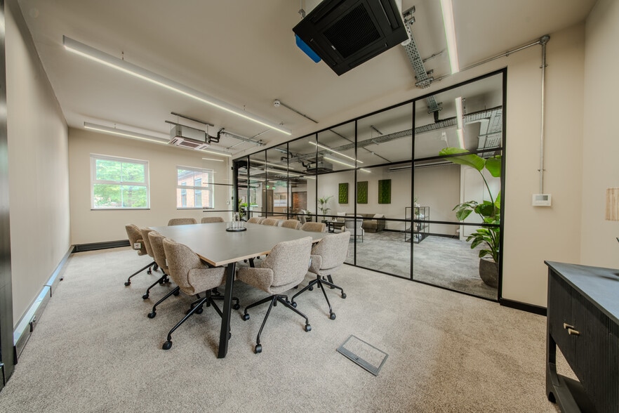 11 Station Rd, Wilmslow to rent - Building Photo - Image 3 of 8