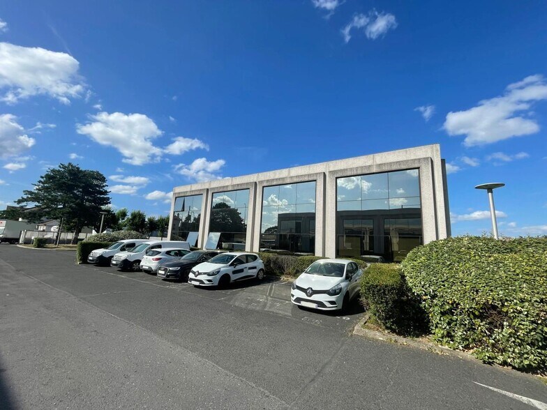 Light Industrial in Argenteuil to rent - Building Photo - Image 3 of 13