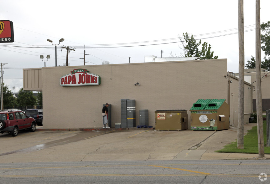 2802-2808 E 11th St, Tulsa, OK for rent - Building Photo - Image 3 of 11