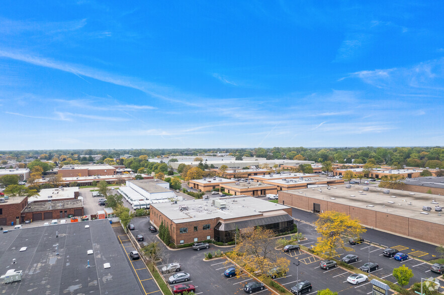 3175 Commercial Ave, Northbrook, IL for rent - Aerial - Image 3 of 9