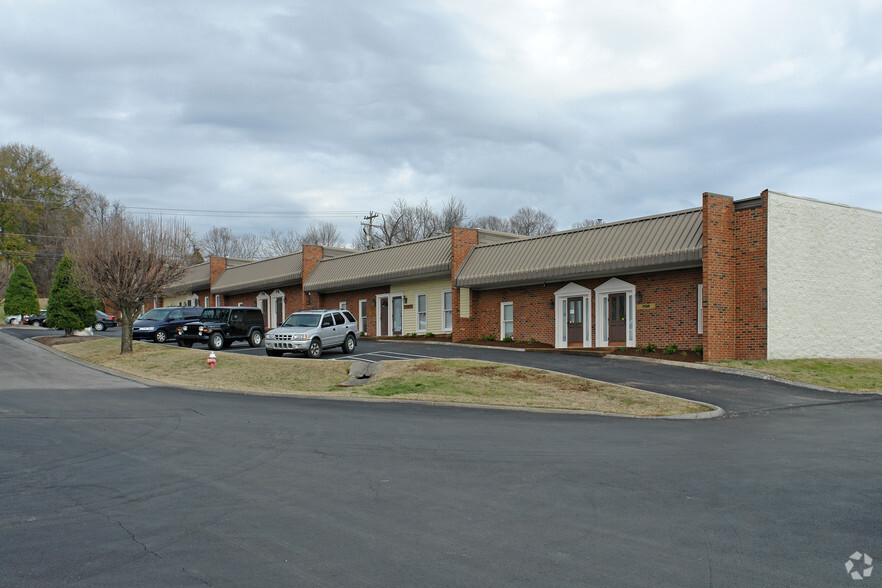 1300-1319 Central Ct, Hermitage, TN for rent - Building Photo - Image 1 of 7