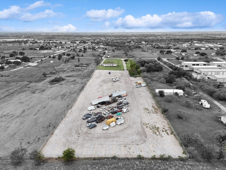 2194 Seaborn Rd, Ponder, TX for sale - Building Photo - Image 2 of 7