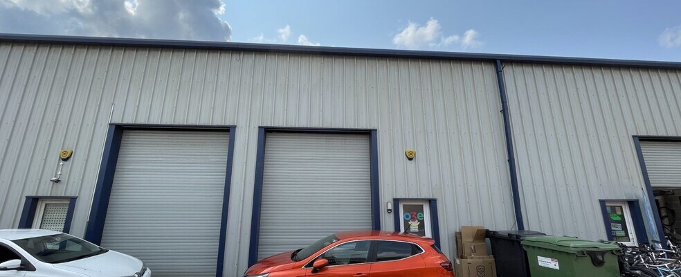 Manor Hall Rd, Southwick for sale - Building Photo - Image 1 of 1