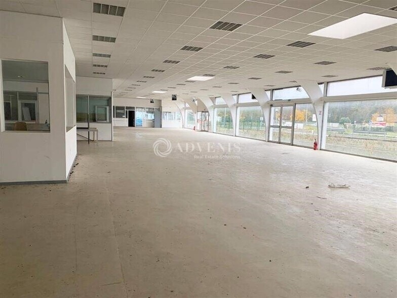 Light Industrial in Saint-Ouen for sale - Building Photo - Image 2 of 7