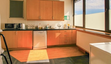 286 Chase Road, London to rent Interior Photo- Image 1 of 3