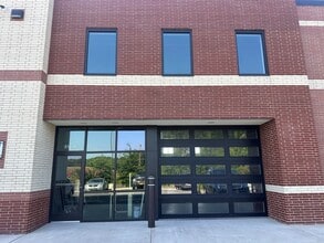 514 Lansdowne Rd, Fredericksburg, VA to rent Interior Photo- Image 1 of 4