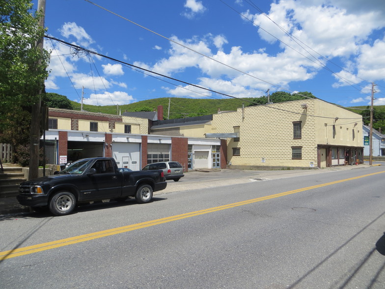 245 E Main St, Pen Argyl, PA for sale - Building Photo - Image 1 of 1