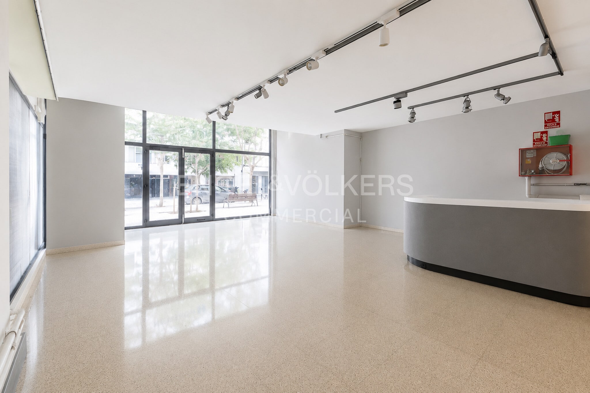 Office / Retail in Barcelona, Barcelona to rent Interior Photo- Image 1 of 27