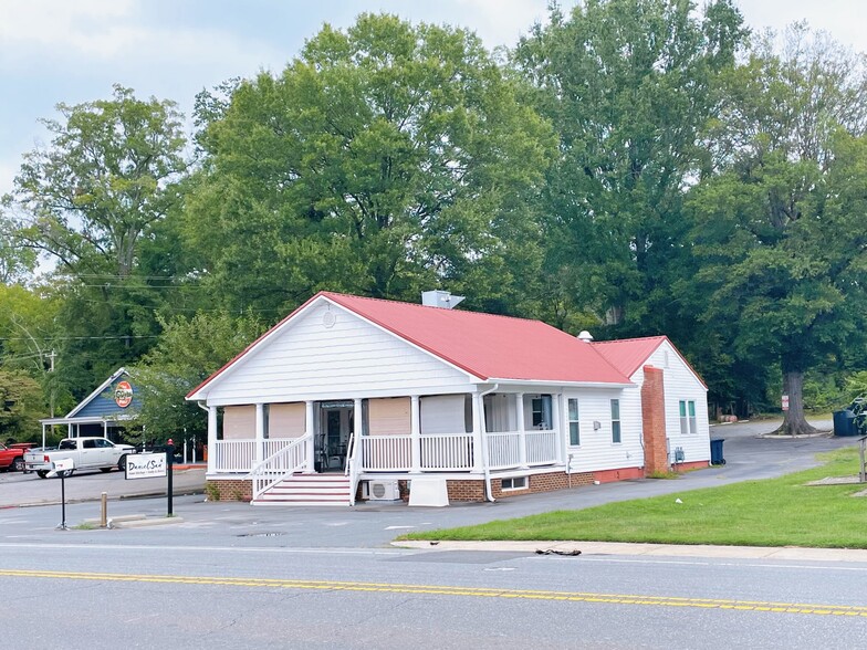 20822 N Main St, Cornelius, NC for sale - Primary Photo - Image 1 of 1